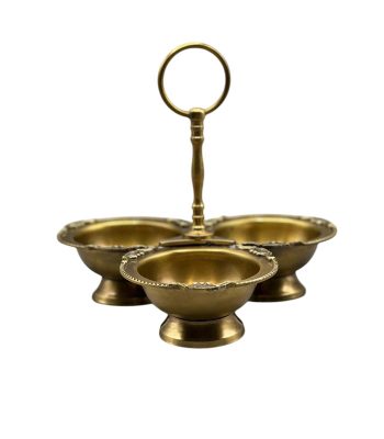 ظرف اردو و تنقلات سه‌خانه برنجی با دسته حلقه‌ای، طراحی سنتی و رنگ طلایی آنتیک – ساخت هند
