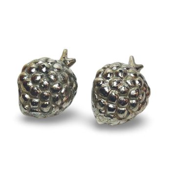 نمکدان و فلفلدان برنجی طرح توت فرنگی