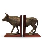 هولدر کتاب طرح گاو جنس چوب و رزین