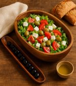 ظرف چوبی باریک از چوب اقاقیا طبیعی با طراحی مستطیلی و سطح صیقلی، مناسب سرو زیتون و تنقلات