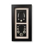 تابلو دکوراتیو گردنبند فلزی آنتیک با قاب چوبی مشکی موج‌نما سایز ۸۰ سانتی‌متر