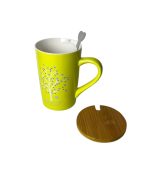 ماگ سرامیکی سبز طرح درخت با قاشق استیل و درب چوبی