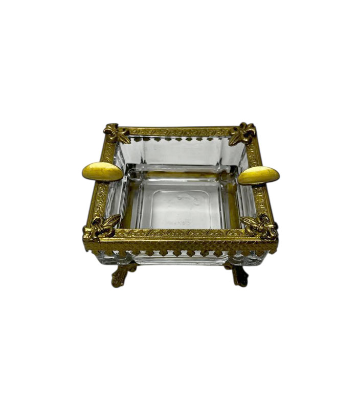 زیرسیگاری شیشه‌ای با تزئین گل فلزی برنجی ساخت هند 11×10×5 سانتی ماهک گالری