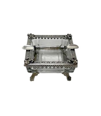 زیرسیگاری شیشه‌ای با تزئین گل فلزی برنجی ساخت هند 11×10×5 سانتی ماهک گالری