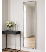 آینه دیواری قدی 130×35 با فریم تسمه استیل طلایی مات باریک و شیشه شفاف بدون موج