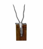 سردیس دیوارکوب چوبی و فلزی طرح گوزن نقره ای